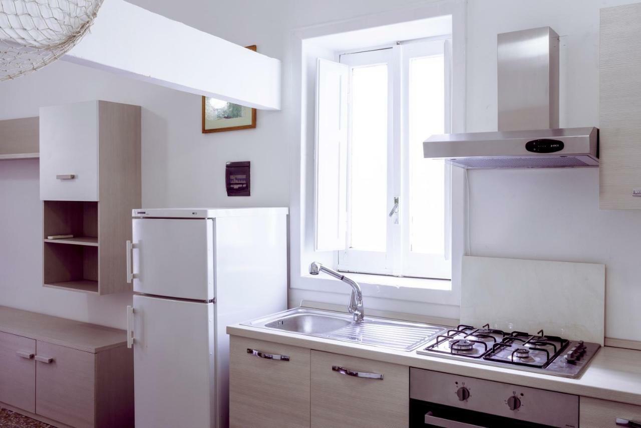 Geneva'S Apartment 塔兰托 外观 照片